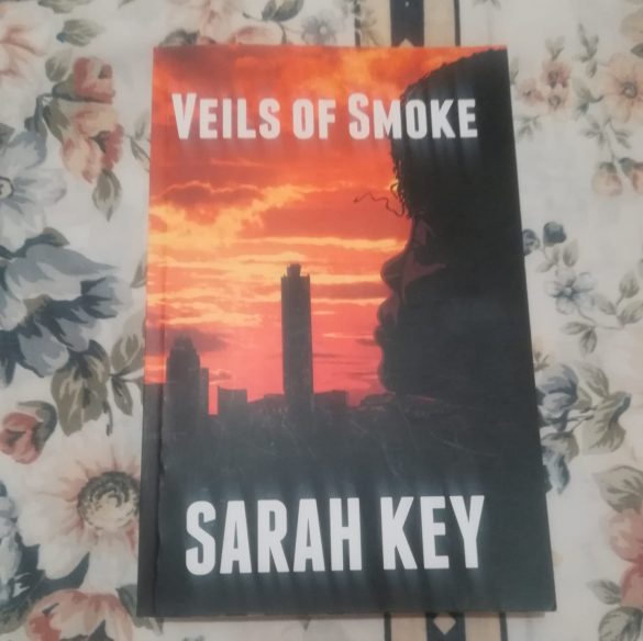 Veils of smoke - Sarah Key